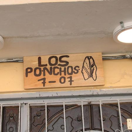 Hospedaje Los Ponchos Otavalo Eksteriør bilde