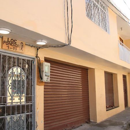 Hospedaje Los Ponchos Otavalo Eksteriør bilde