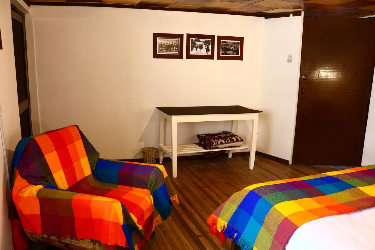 Hospedaje Los Ponchos Otavalo Eksteriør bilde