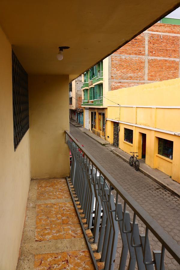 Hospedaje Los Ponchos Otavalo Eksteriør bilde