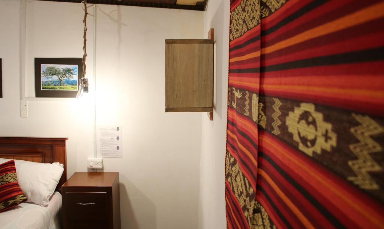 Hospedaje Los Ponchos Otavalo Eksteriør bilde