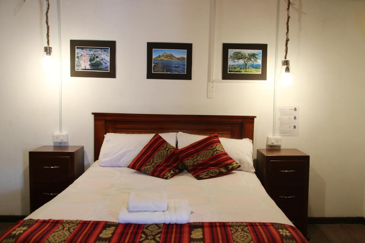 Hospedaje Los Ponchos Otavalo Eksteriør bilde