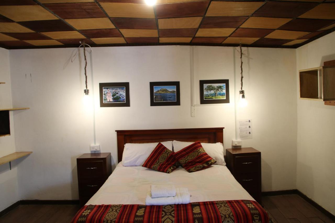 Hospedaje Los Ponchos Otavalo Eksteriør bilde