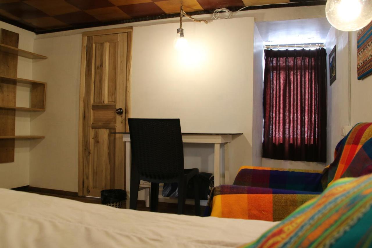Hospedaje Los Ponchos Otavalo Eksteriør bilde