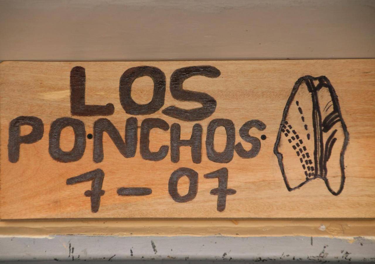 Hospedaje Los Ponchos Otavalo Eksteriør bilde